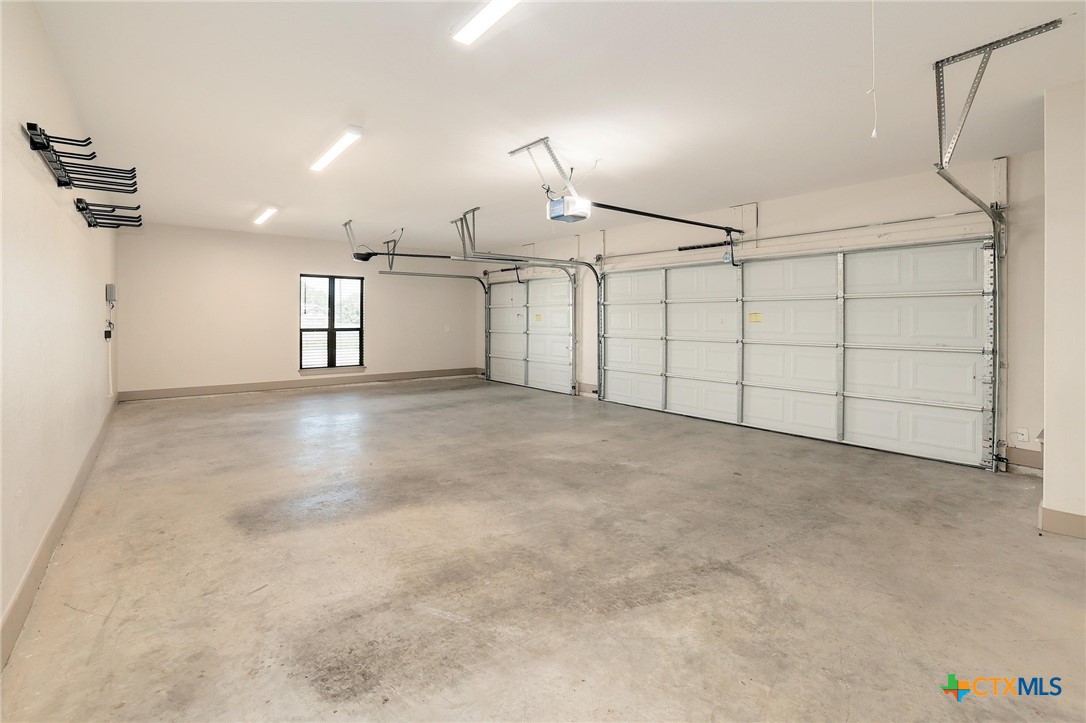 2892 Beulah Boulevard Belton, TX 76513 - Photo 26 of 39 a view of a garage