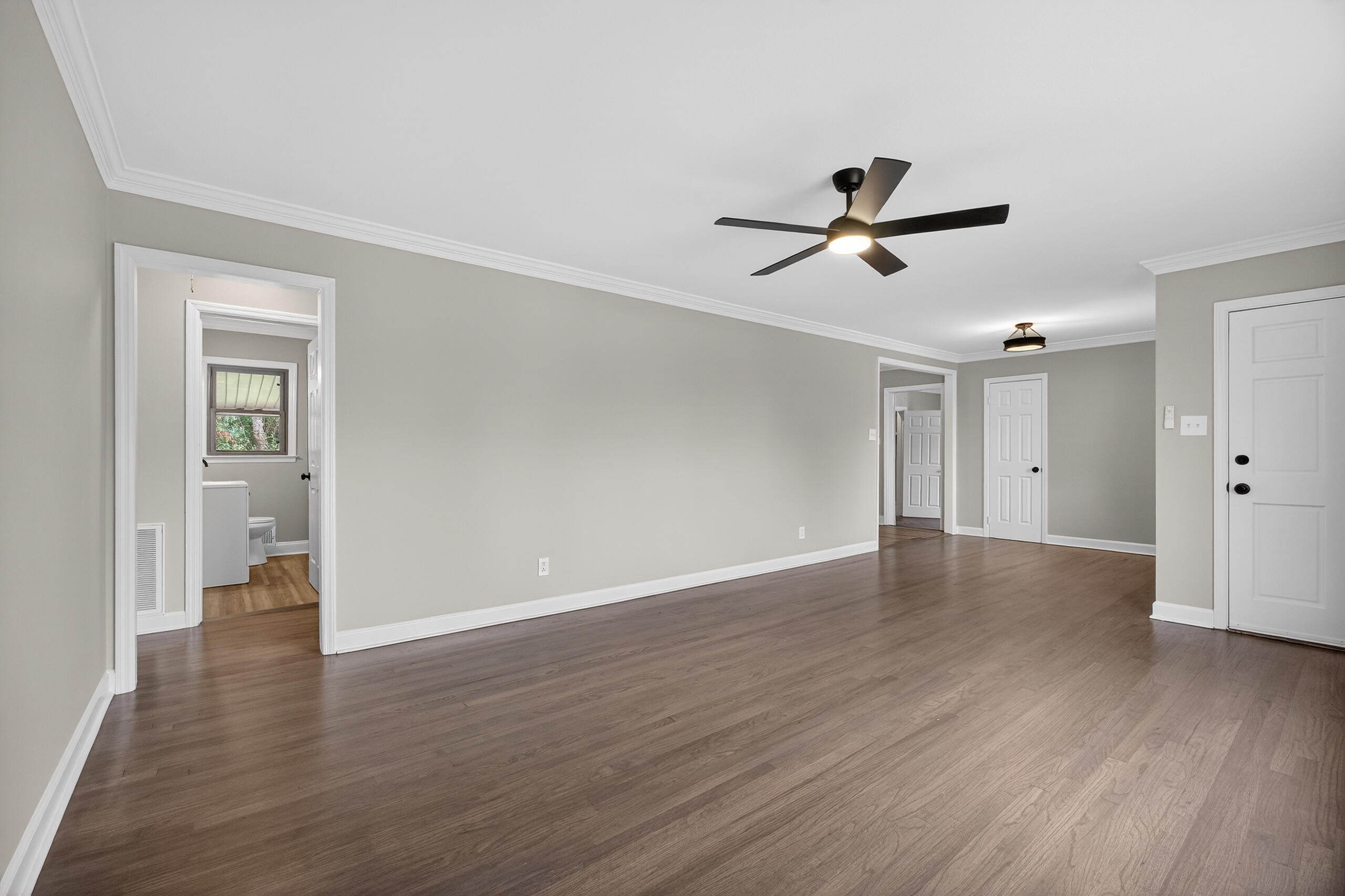 1621 Pendleton Road Augusta, GA 30904 - Photo 5 of 26 Living Room