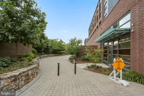$1,275,000 | 6315 Haviland Drive, Bethesda, MD 20817