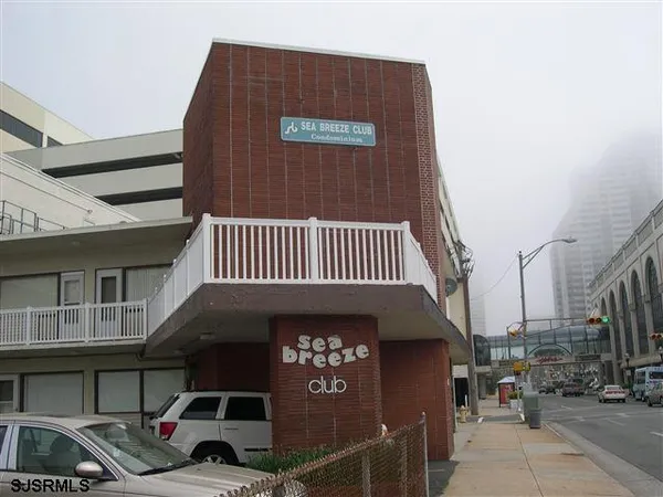 a view of parking area