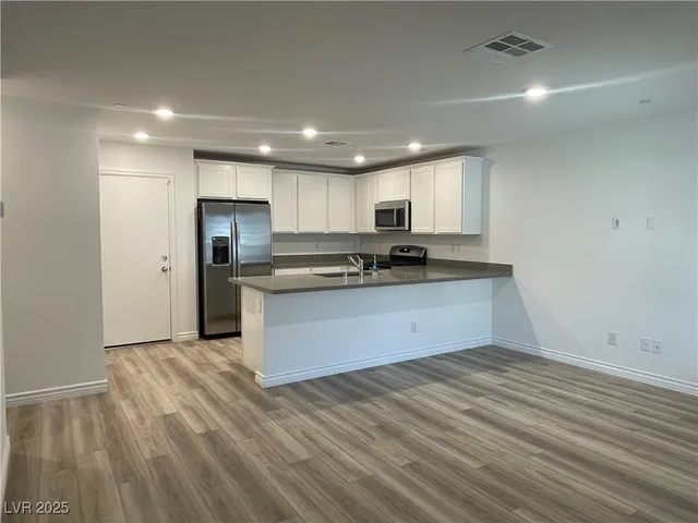 $1,795 | 10719 Burton Grv Avenue, Las Vegas, NV 89166