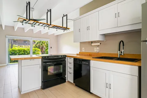 $139,000 | 4001 South Ocean Boulevard, Unit 115, South Palm Beach, FL 33480