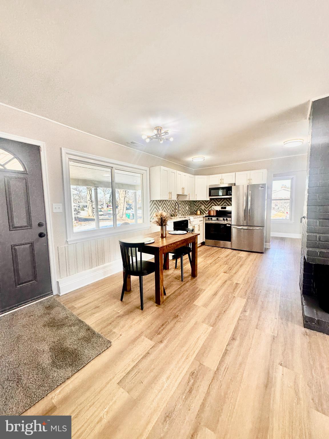 23 Tamarack Lane Levittown, PA 19054 - Photo 4 of 26