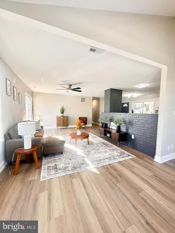 $399,900 | 23 Tamarack Lane, Levittown, PA 19054