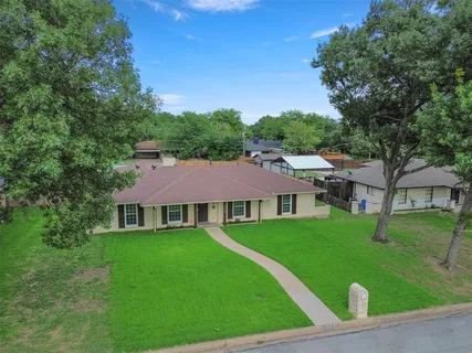 $270,000 | 152 Stardust Lane, DeSoto, TX 75115