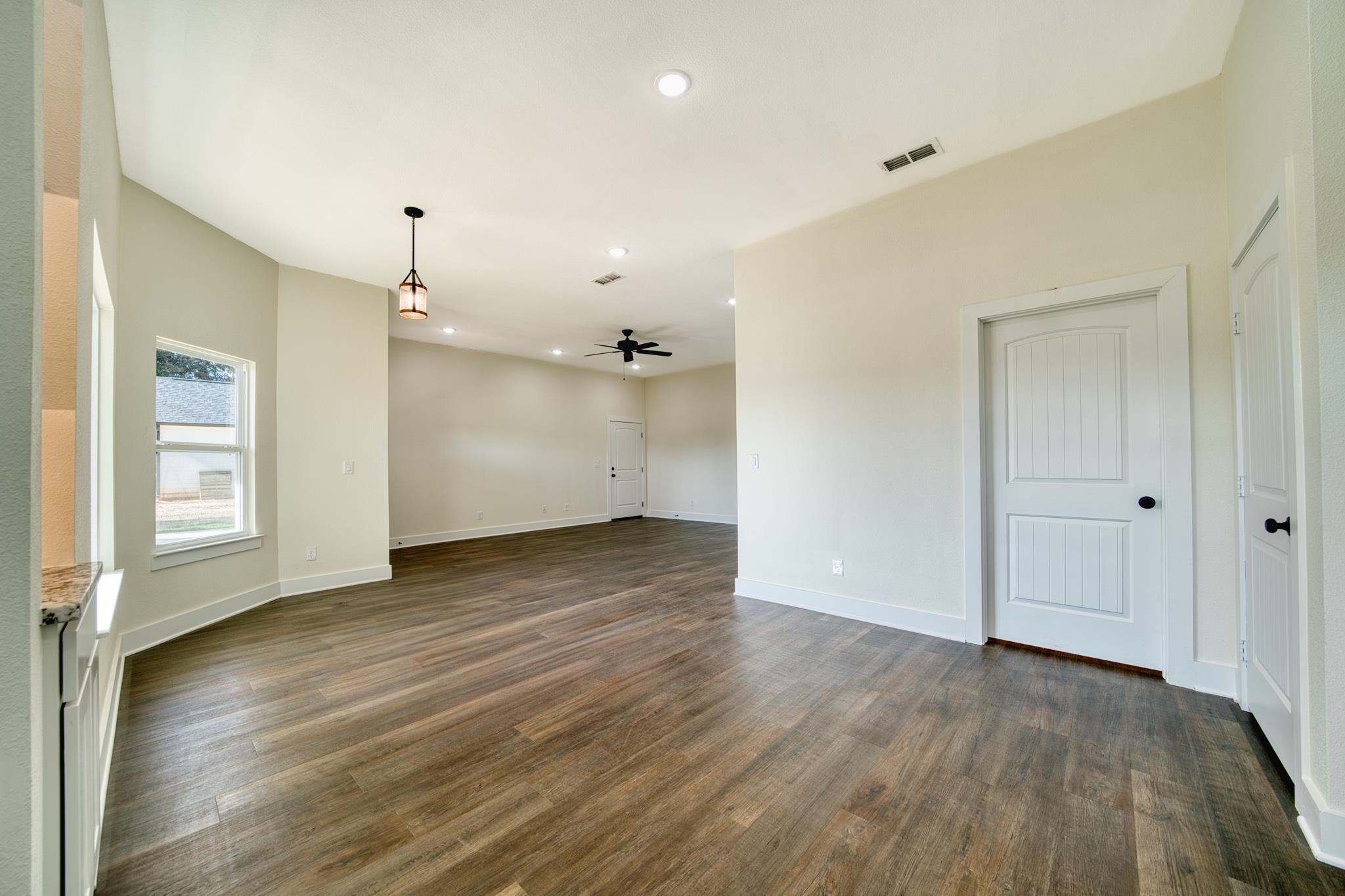 814 Premier Road Longview, TX 75604 - Photo 9 of 44 Gallery Image 9