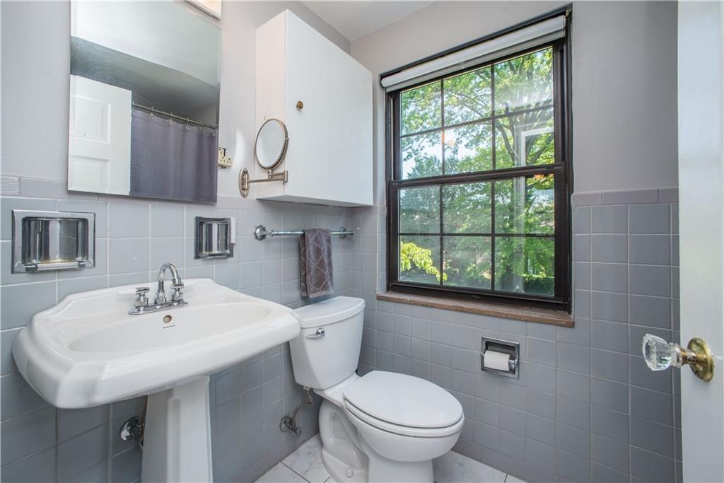 550 Westover Road Pittsburgh, PA 15228 - Photo 18 of 25 Gallery Image 18