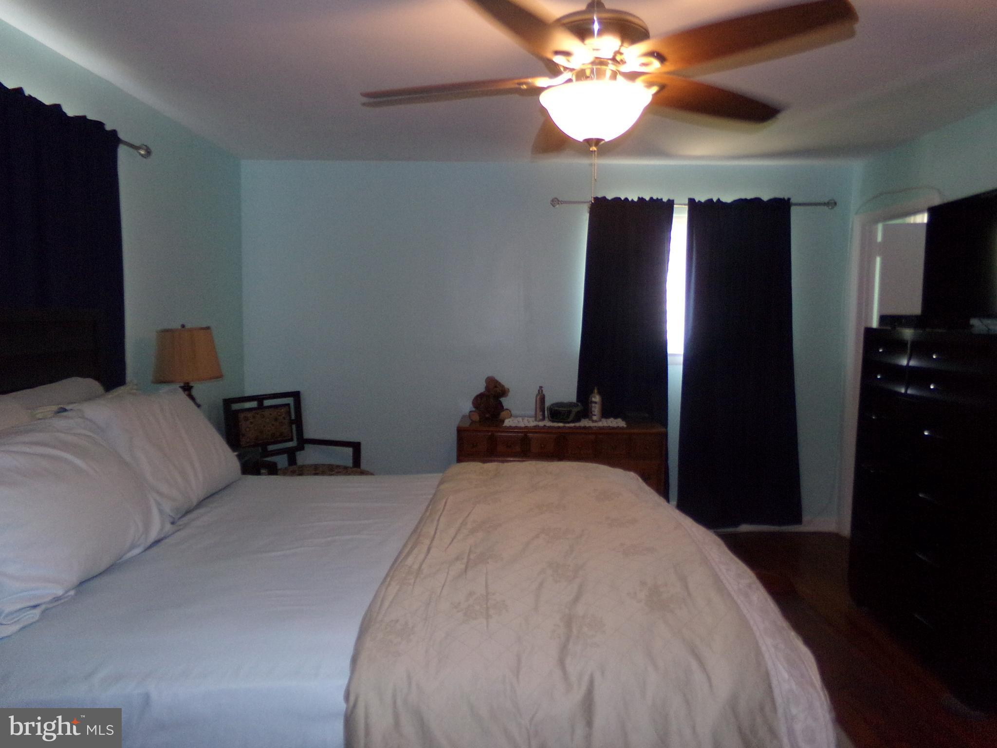 36 Baily Road Yeadon, PA 19050 - Photo 17 of 42 This room has plenty of light