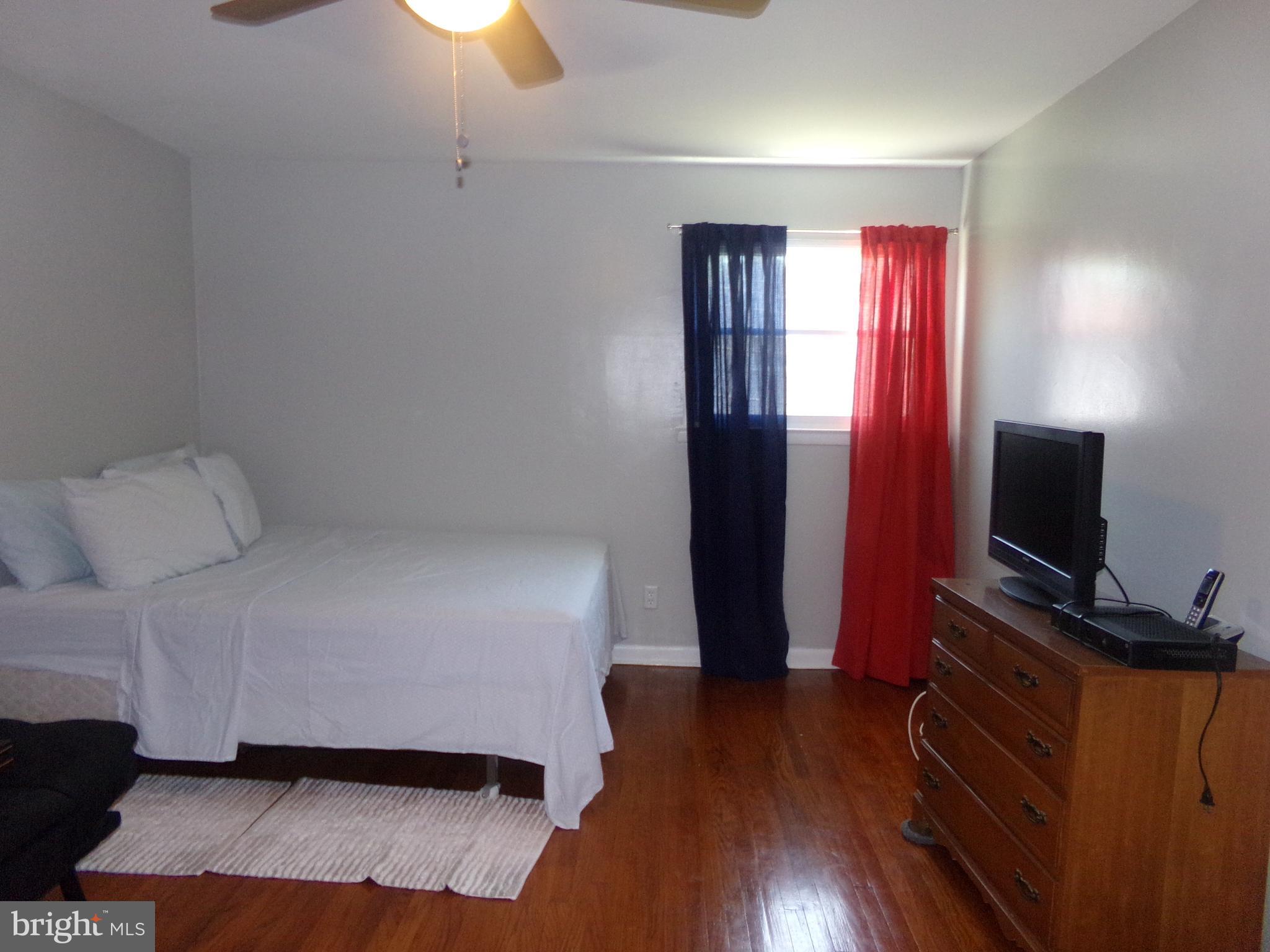 36 Baily Road Yeadon, PA 19050 - Photo 22 of 42 Huge Second bedroom