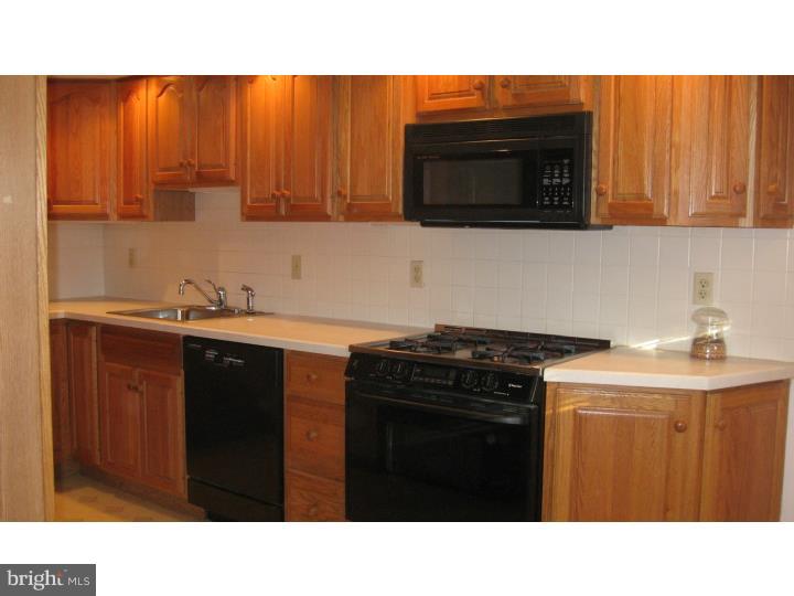 3114 Derry Road Philadelphia, PA 19154 - Photo 2 of 19 Kitchen