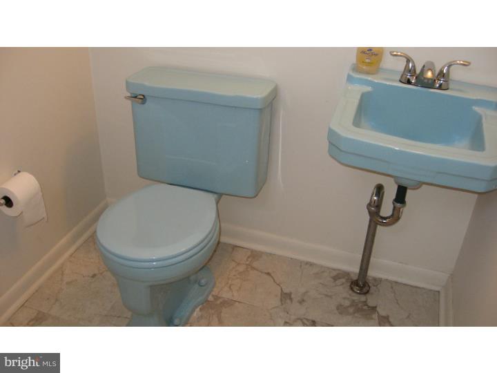 3114 Derry Road Philadelphia, PA 19154 - Photo 17 of 19 Master Bathroom