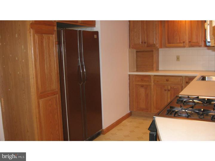3114 Derry Road Philadelphia, PA 19154 - Photo 3 of 19 Kitchen