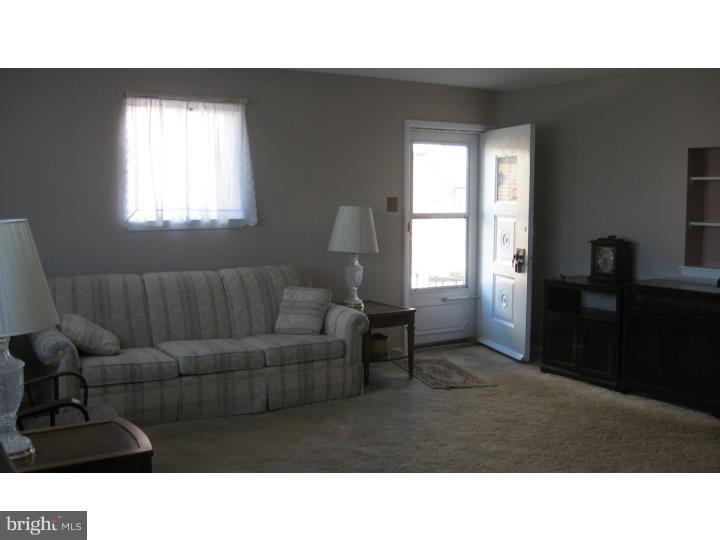 3114 Derry Road Philadelphia, PA 19154 - Photo 8 of 19 Living Room
