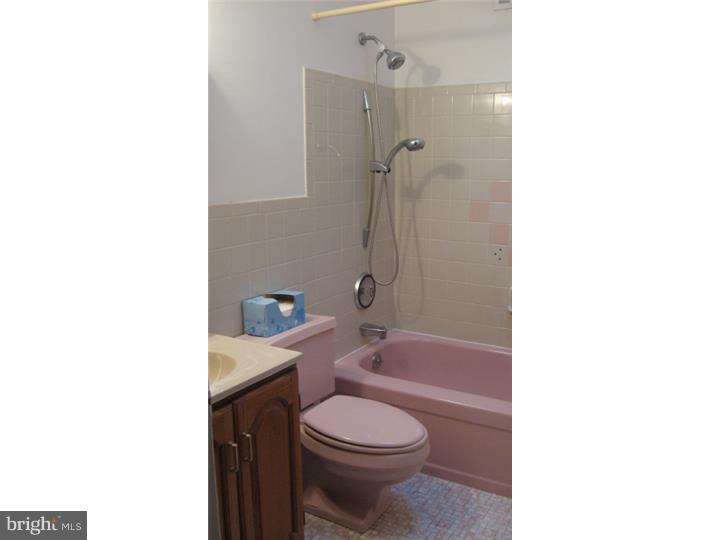 3114 Derry Road Philadelphia, PA 19154 - Photo 9 of 19 Bathroom