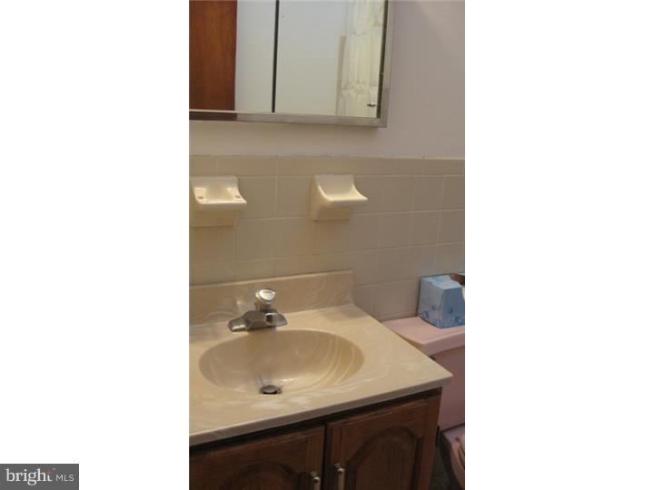 3114 Derry Road Philadelphia, PA 19154 - Photo 10 of 19 Bathroom