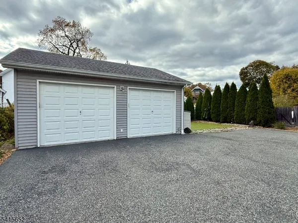 a view of a garage
