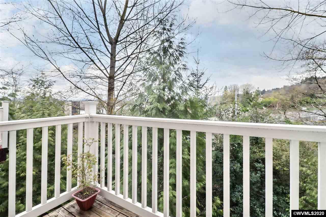 4220 South Slavin ( Road Portland, OR 97239 - Photo 25 of 25