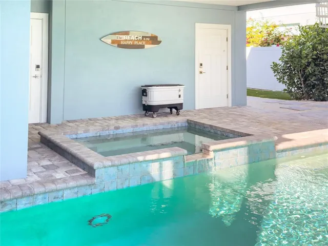 $5,000,000 | 519 Villa Rosa Way, Anna Maria, FL 34216