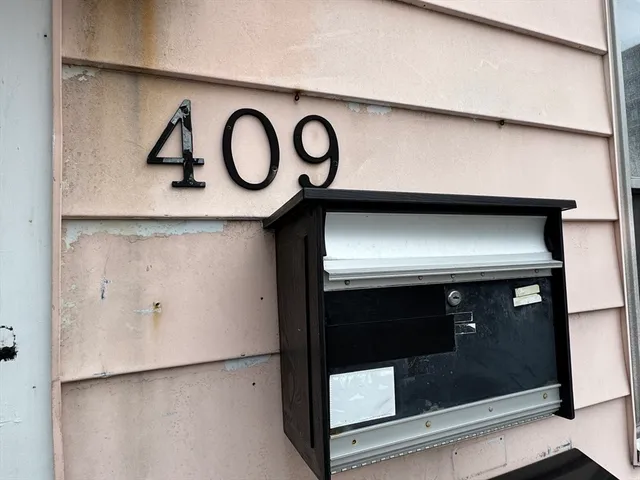 $2,200 | 409 Moody Street, Unit 1, Lowell, MA 01854