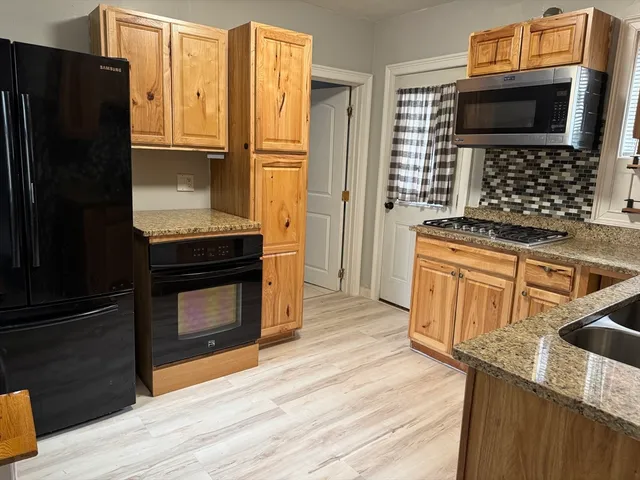 $2,200 | 409 Moody Street, Unit 1, Lowell, MA 01854