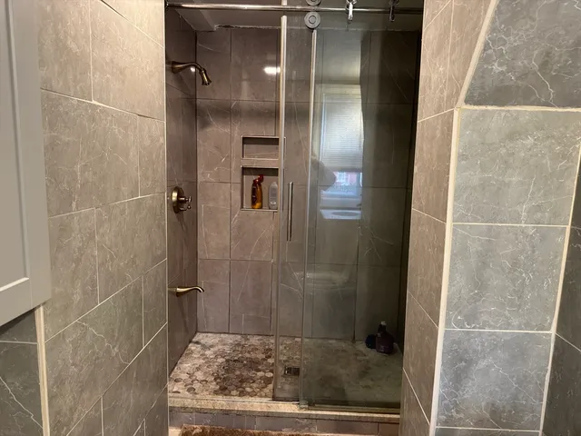 $2,200 | 409 Moody Street, Unit 1, Lowell, MA 01854