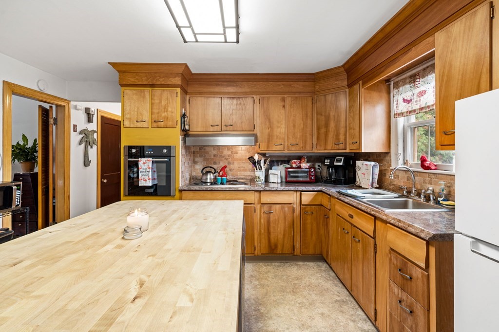 463 Massasoit Road Worcester, MA 01604 - Photo 27 of 42 Gallery Image 27