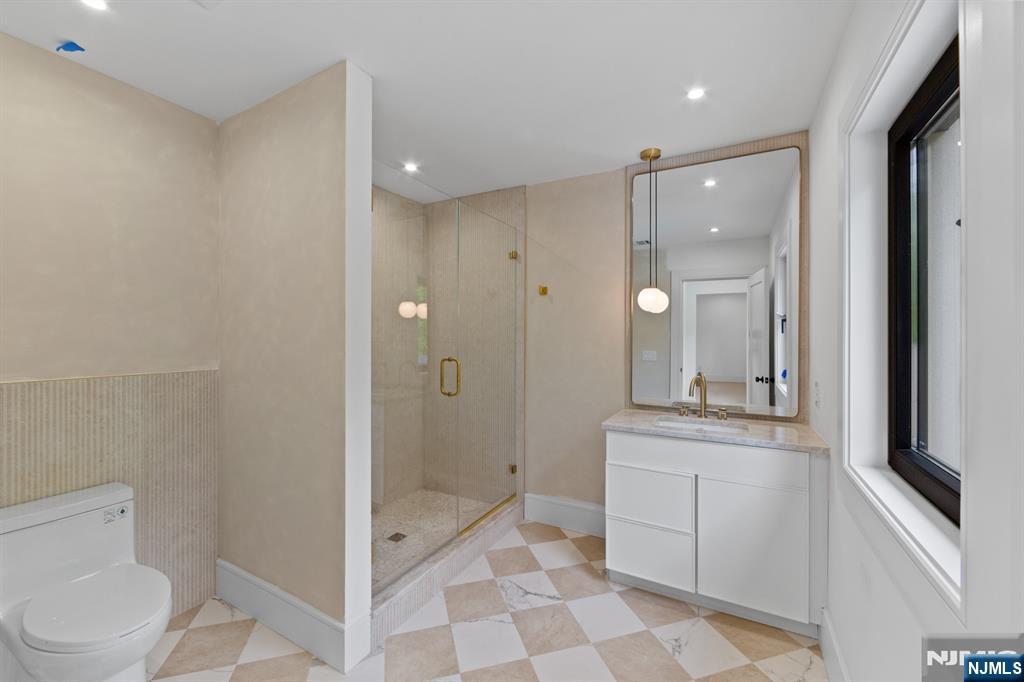 809 Shore Drive Butler, NJ 07405 - Photo 27 of 34