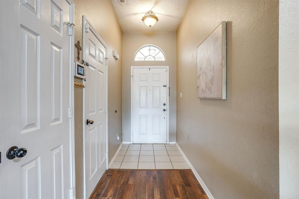 9425 Carson Ranch Road Crowley, TX 76036 - Photo 6 of 34