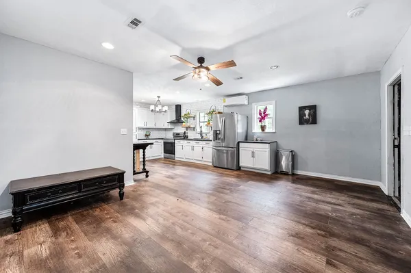 $1,340 | 51 North Winter Crk Road, Cleveland, TX 77328