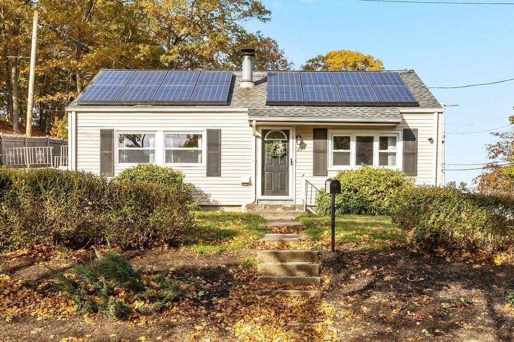 23 Appleton Street Saugus, MA 01906 - Photo 2 of 30 a view of front a house