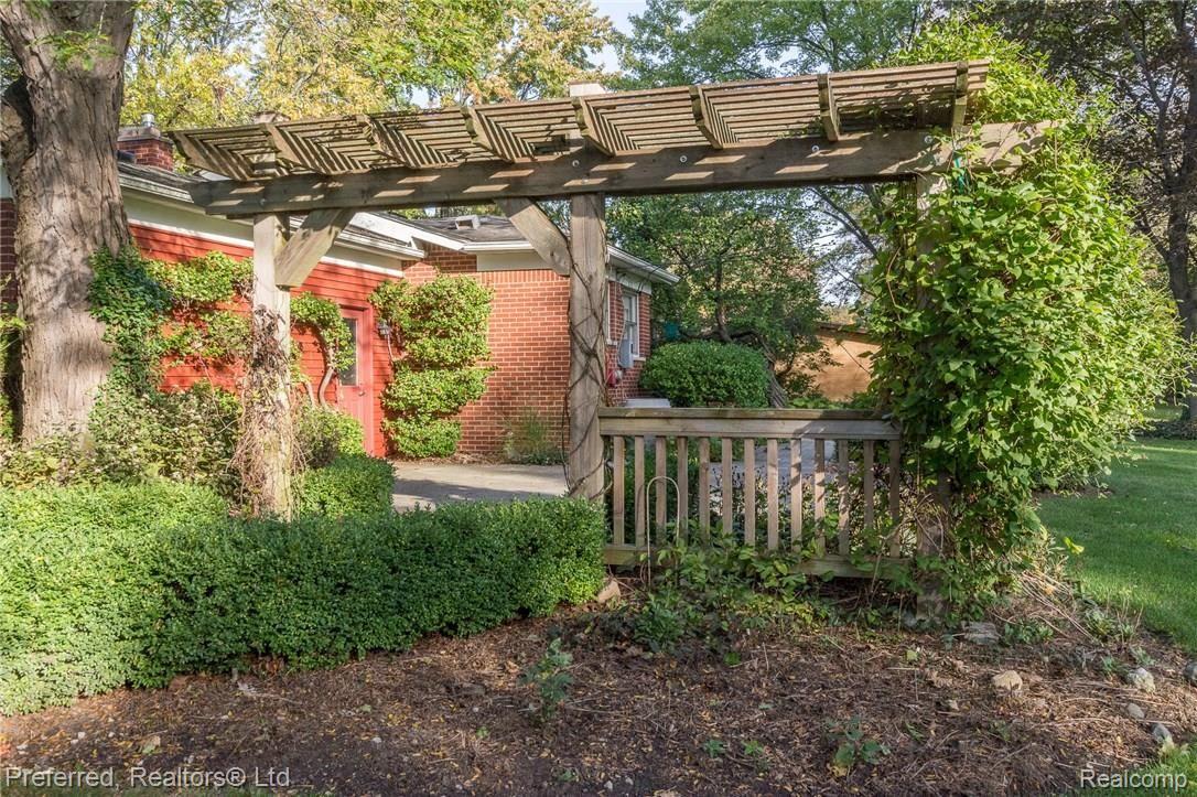 28244 Peppermill Road Farmington, MI 48331 - Photo 25 of 28 DSC_1874.jpg