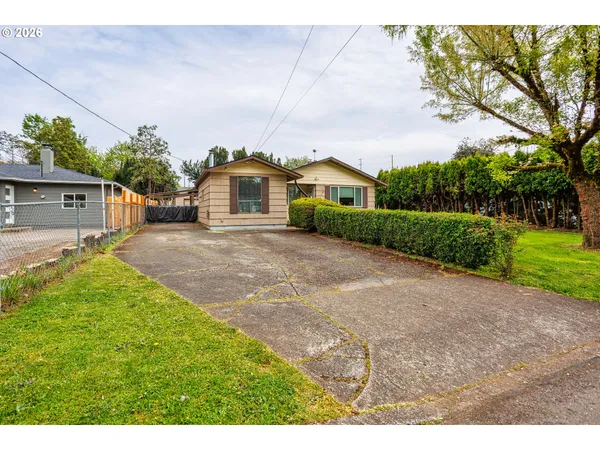 $400,000 | 17935 Southeast Pine Street, Portland, OR 97233