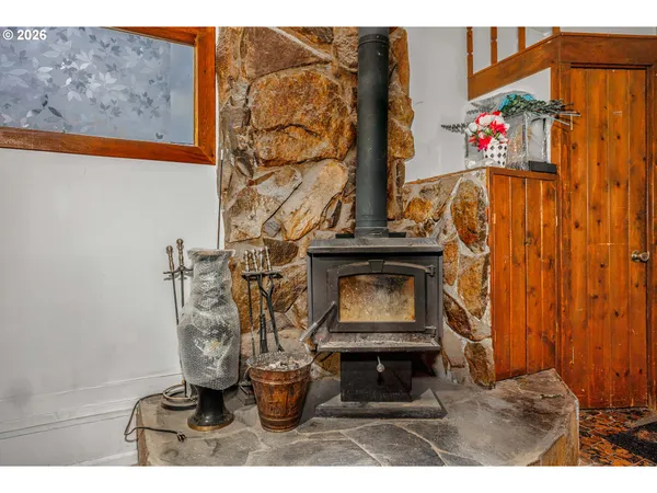 $400,000 | 17935 Southeast Pine Street, Portland, OR 97233