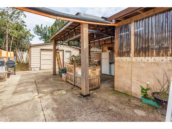 $400,000 | 17935 Southeast Pine Street, Portland, OR 97233