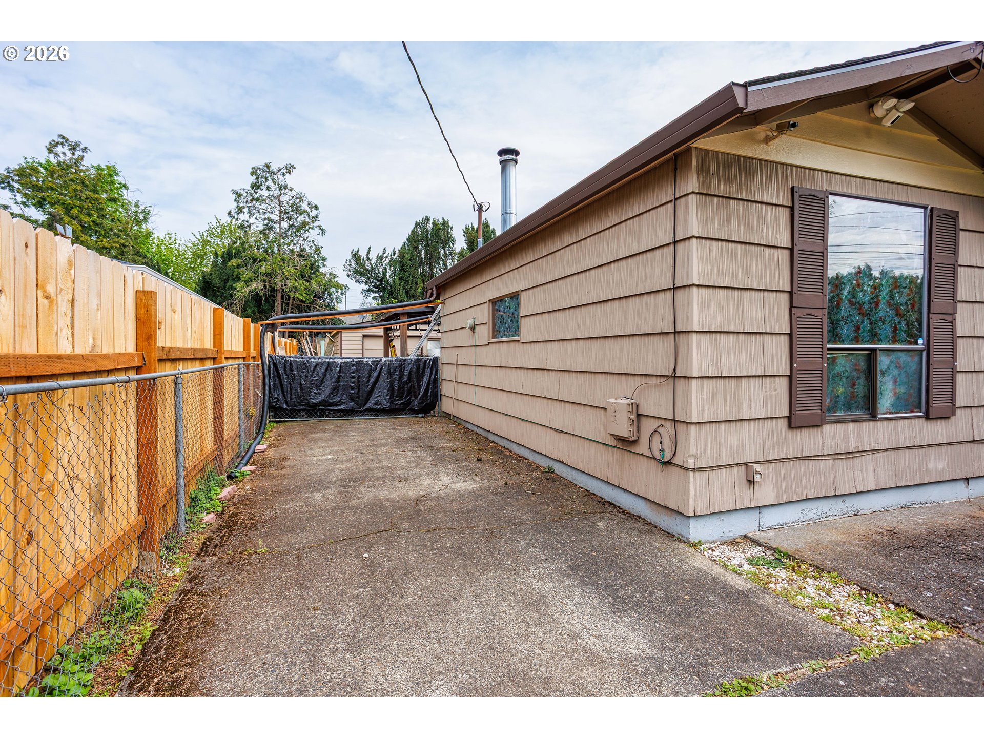 17935 Southeast Pine Street Portland, OR 97233 - Photo 4 of 23