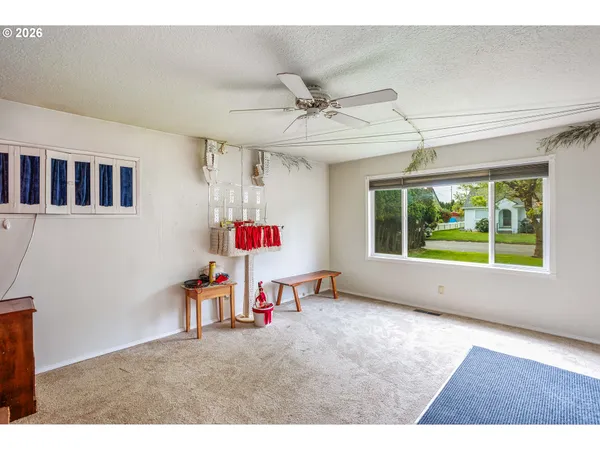 $400,000 | 17935 Southeast Pine Street, Portland, OR 97233
