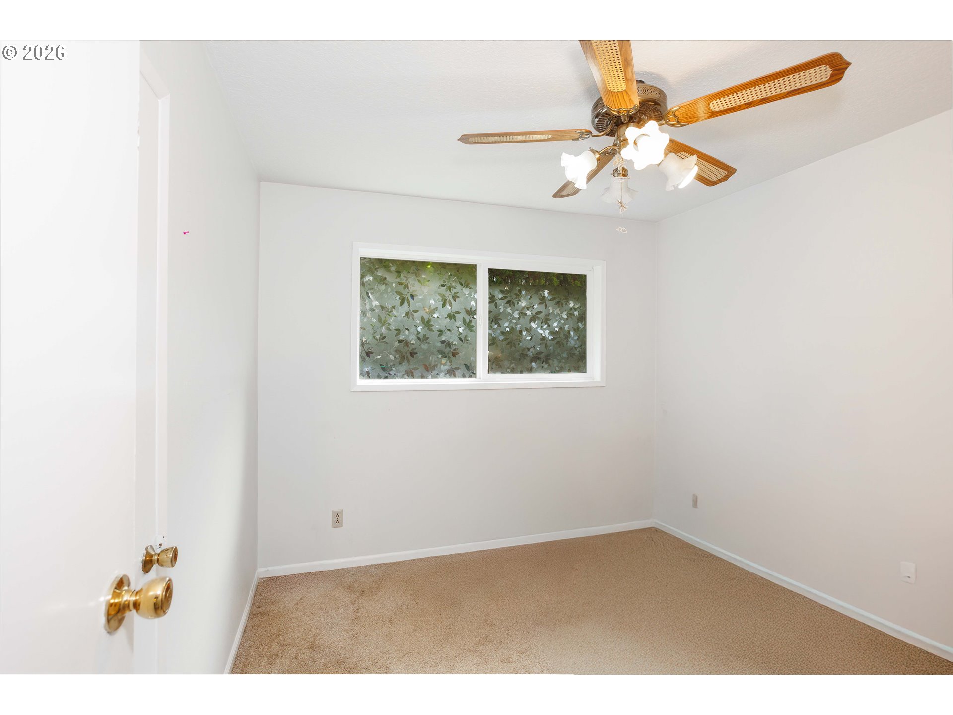 17935 Southeast Pine Street Portland, OR 97233 - Photo 8 of 23