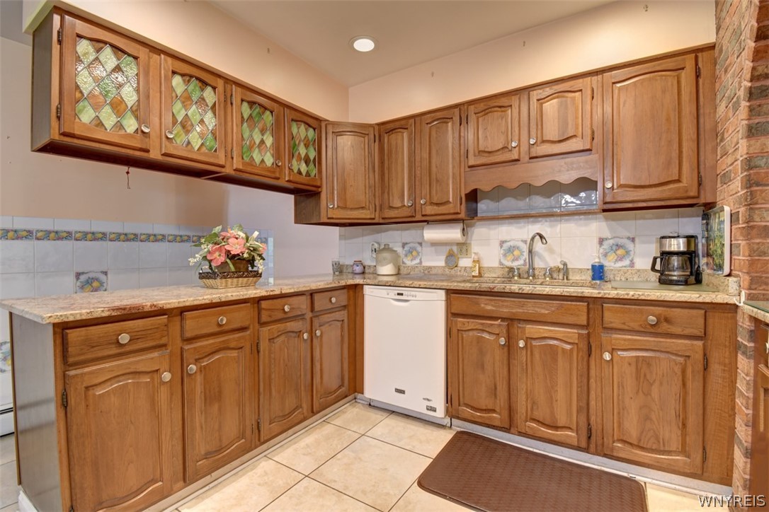 1835 North Forest Road Amherst, NY 14221 - Photo 9 of 33