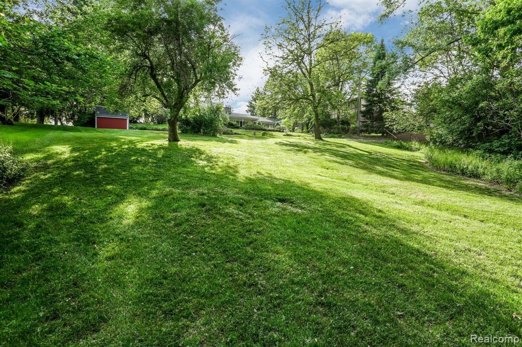 6475 Apple Orchard Lane Rochester Hills, MI 48306 - Photo 24 of 25