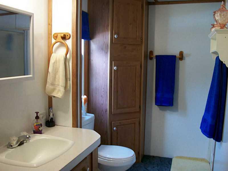 231 Wing Road Hermon, ME 04401 - Photo 20 of 30 Bathroom.