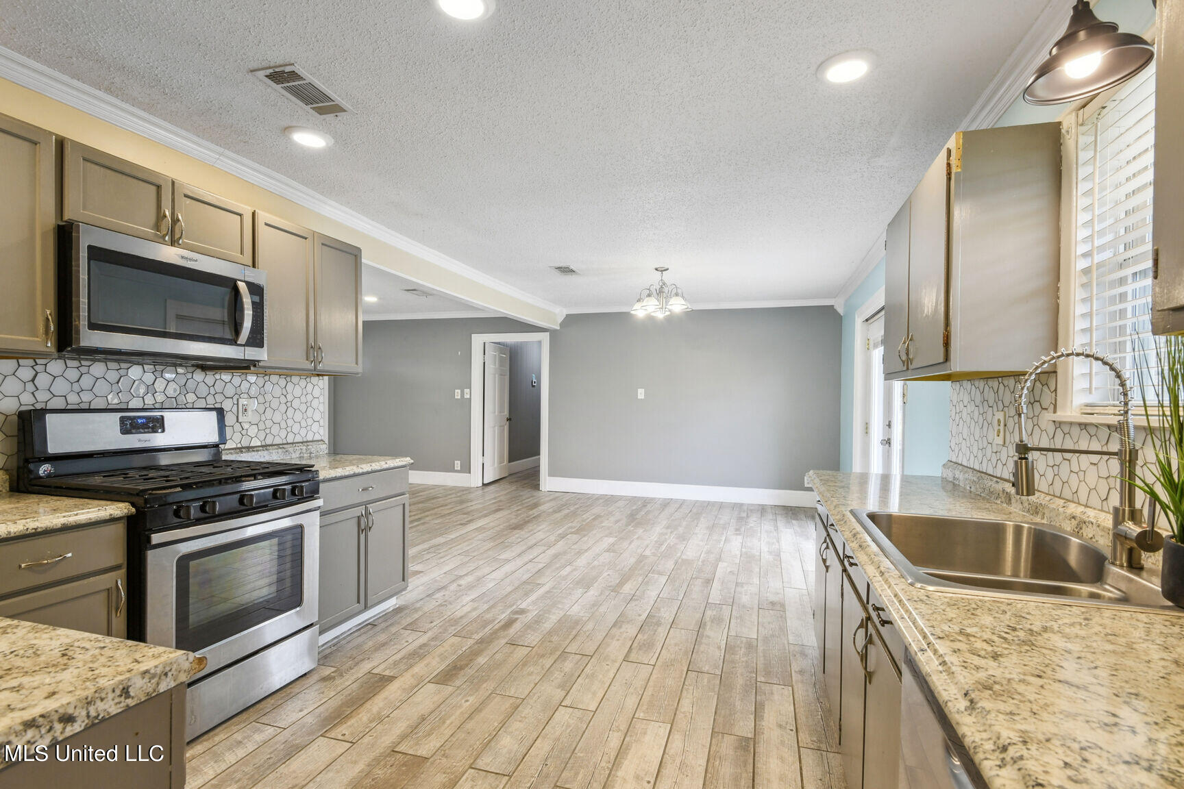 91 Lumpkin Road Carriere, MS 39426 - Photo 6 of 28 0010--010