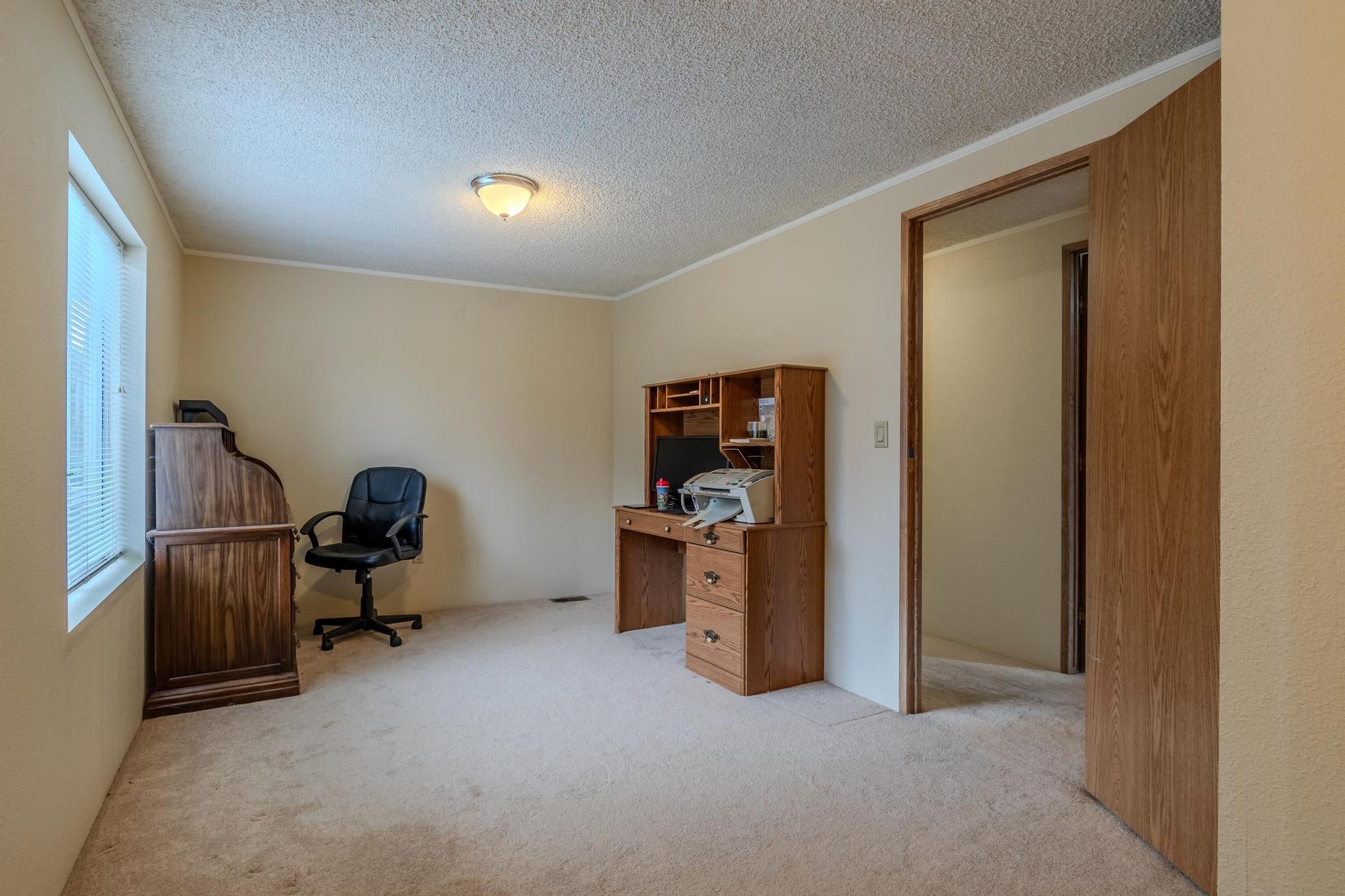 939 South Valley View Road, Unit 19 Ashland, OR 97520 - Photo 17 of 26 Makes a great office