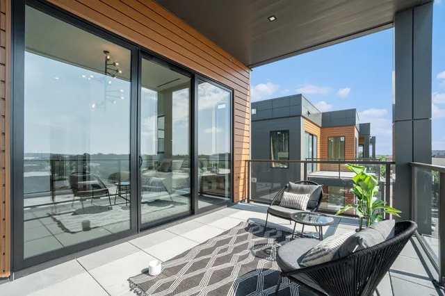 $1,049,000 | 159 South River Avenue, Unit 504, Holland, MI 49423