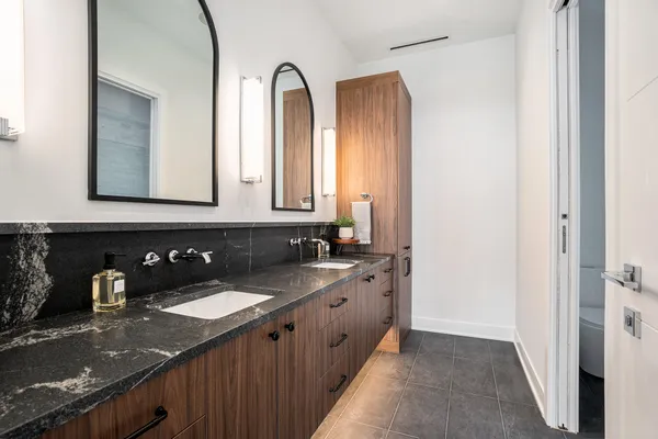 $1,049,000 | 159 South River Avenue, Unit 504, Holland, MI 49423