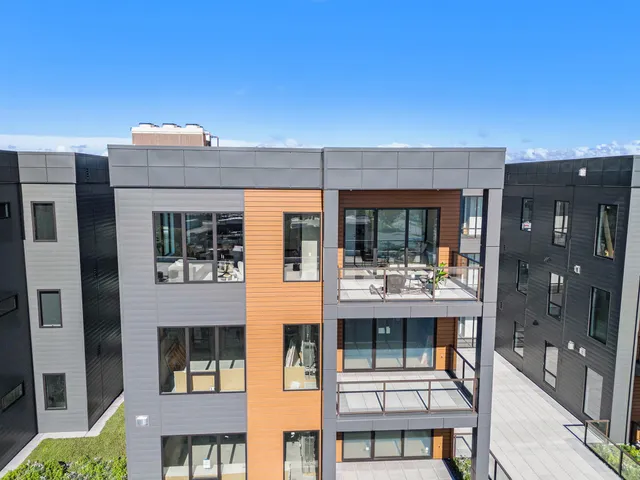 $1,049,000 | 159 South River Avenue, Unit 504, Holland, MI 49423