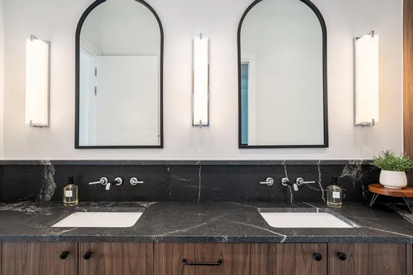 $1,049,000 | 159 South River Avenue, Unit 504, Holland, MI 49423