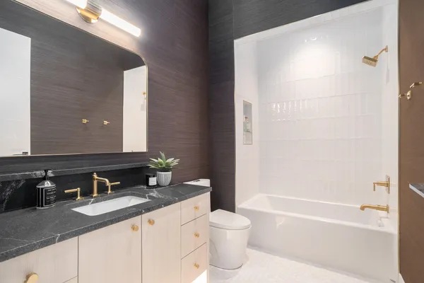 $1,049,000 | 159 South River Avenue, Unit 504, Holland, MI 49423