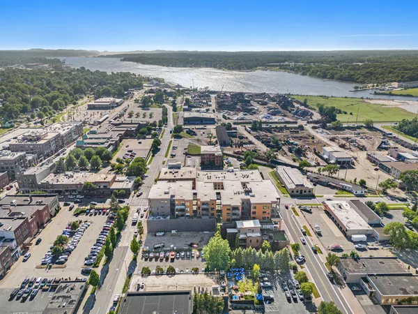 $1,049,000 | 159 South River Avenue, Unit 504, Holland, MI 49423