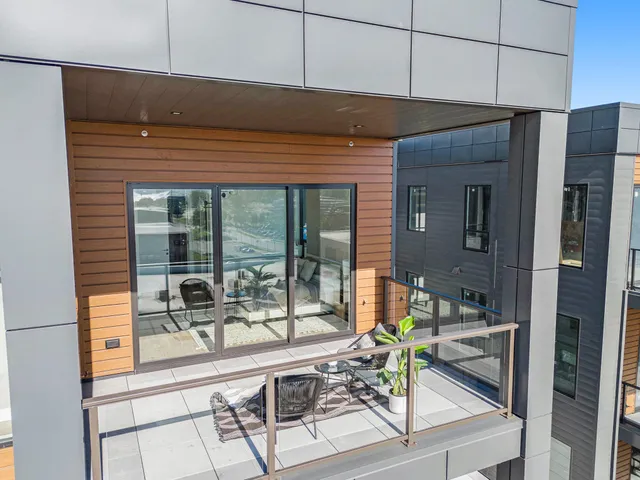 $1,049,000 | 159 South River Avenue, Unit 504, Holland, MI 49423