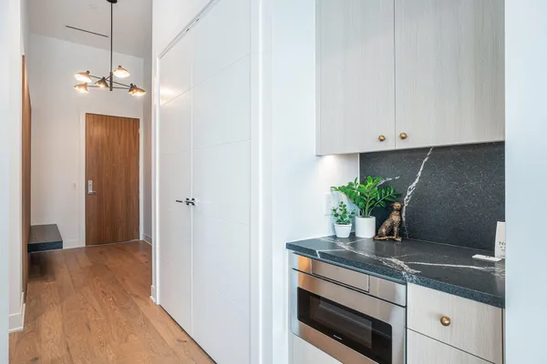 $1,049,000 | 159 South River Avenue, Unit 504, Holland, MI 49423